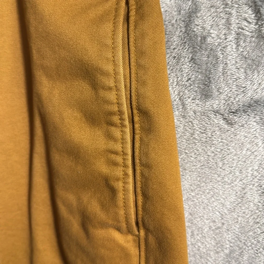 J. Crew shorts men’s JCrew Broken In size 38 Flat Front Shorts 100%‎ Cotton